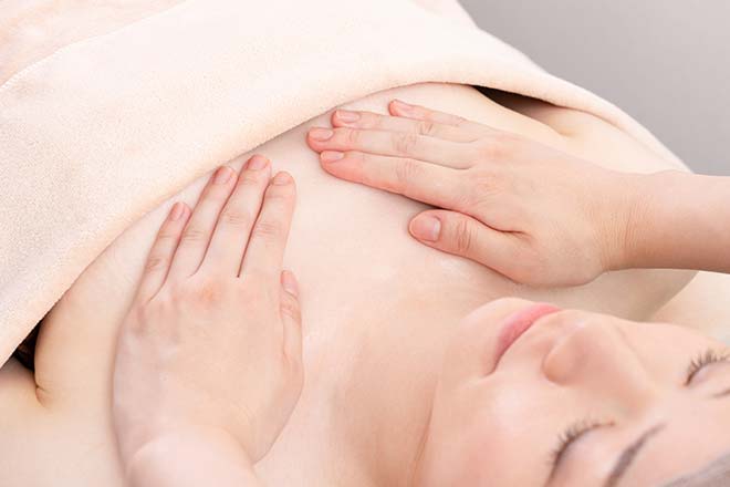 おっぱいが痛くて困っている女性