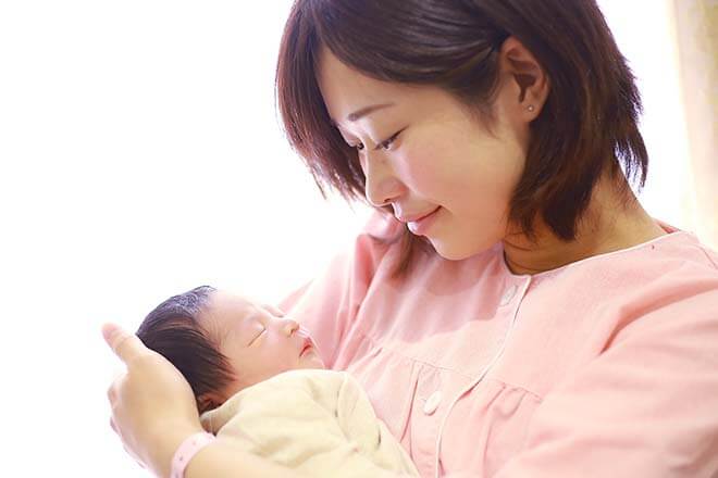 おっぱい教室で女性と院長が話している様子